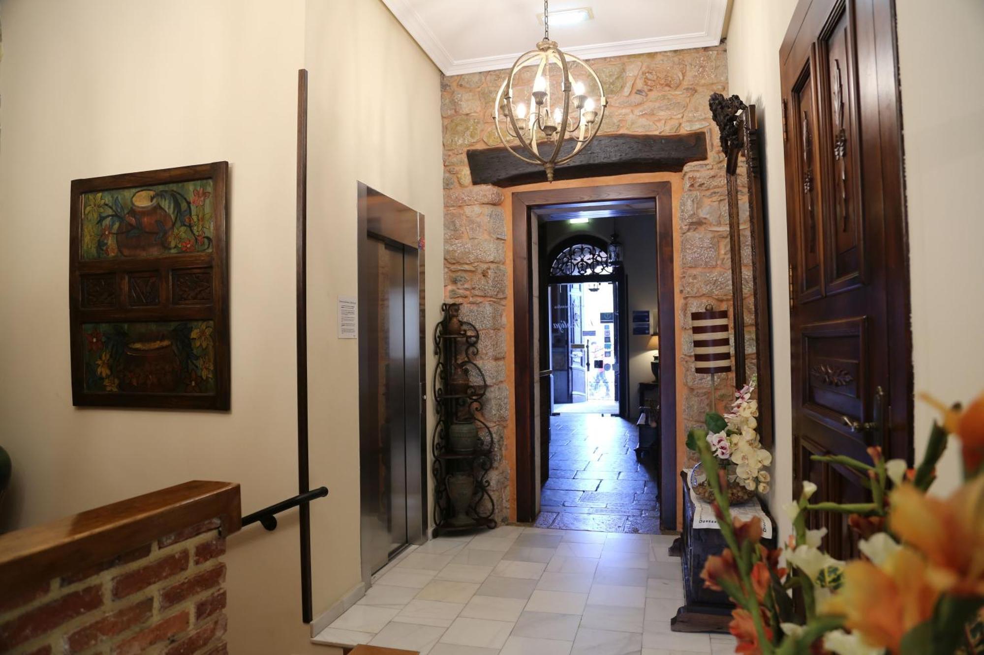 Apartamentos La Pontiga *** อินเฟียสโต ภายนอก รูปภาพ