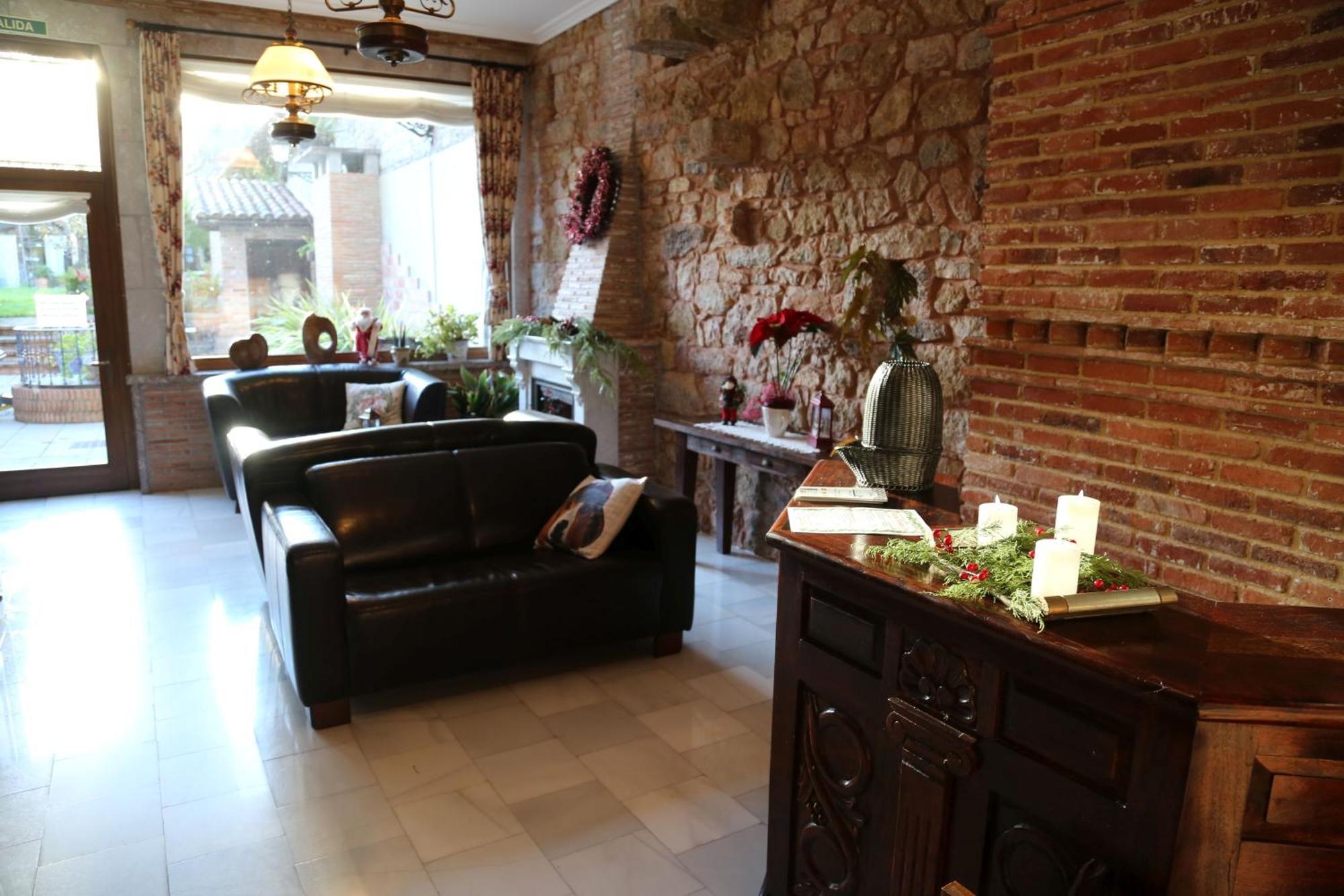 Apartamentos La Pontiga *** อินเฟียสโต ภายนอก รูปภาพ
