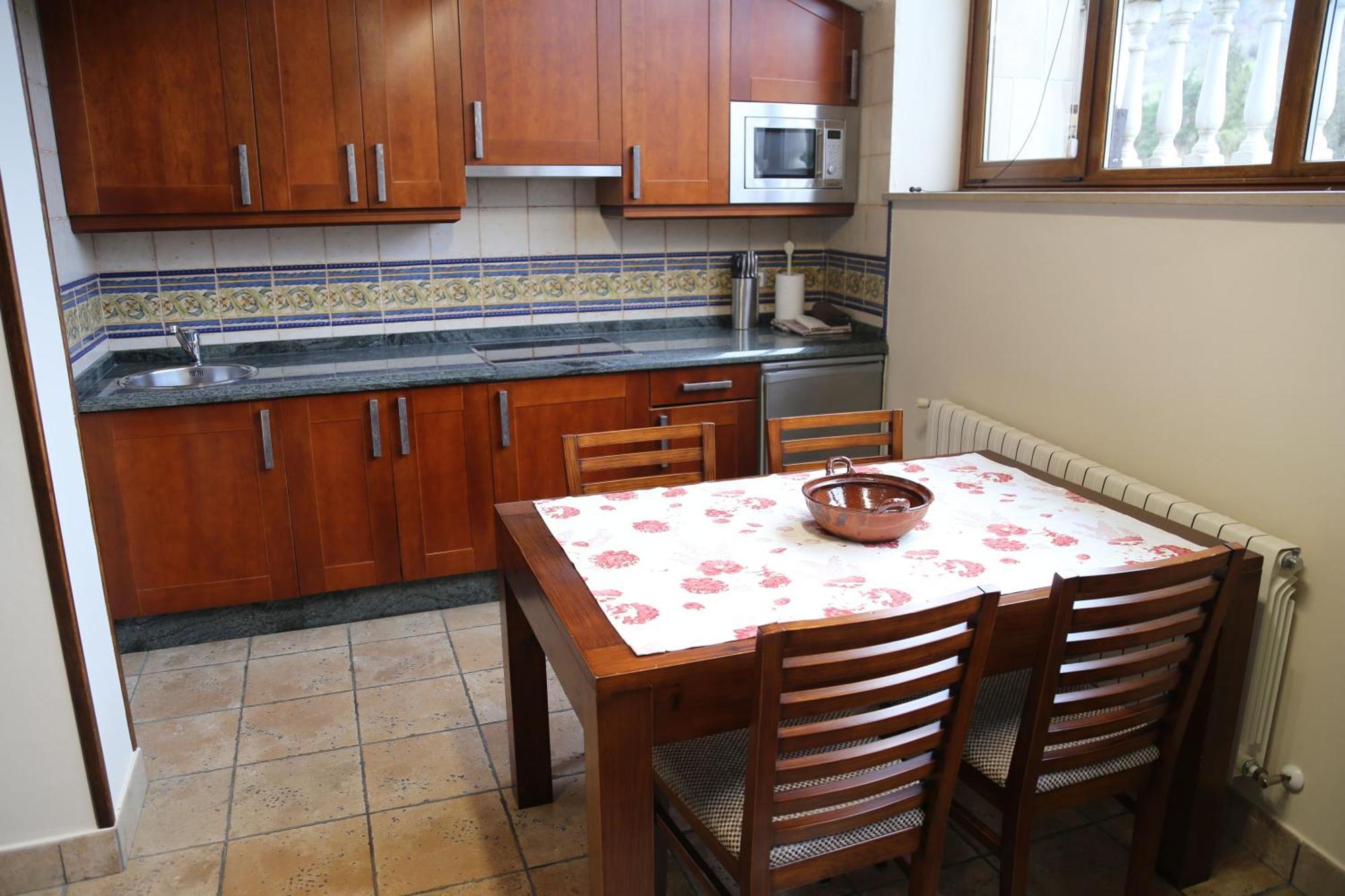 Apartamentos La Pontiga *** อินเฟียสโต ภายนอก รูปภาพ