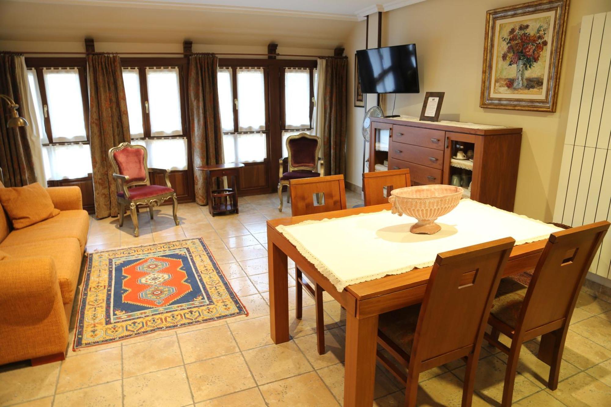 Apartamentos La Pontiga *** อินเฟียสโต ภายนอก รูปภาพ
