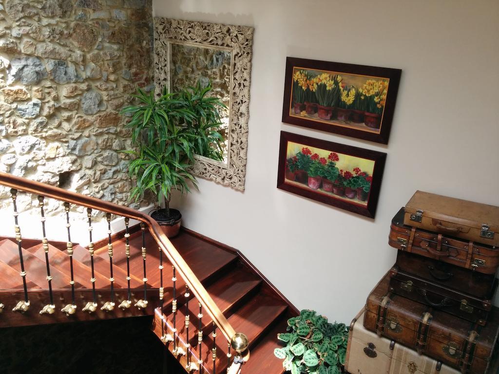 Apartamentos La Pontiga *** อินเฟียสโต ภายนอก รูปภาพ